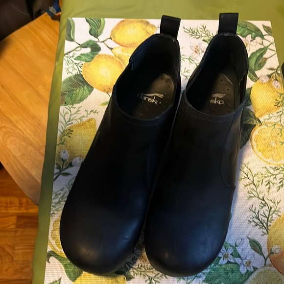 Black bootie Danskos size 41 (10-11).  Brand New! - Picture 1 of 3